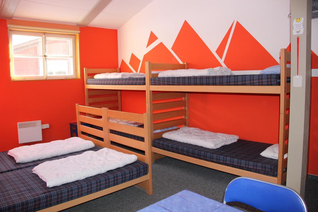 Downtown Lodge Hostel - Unique Simple Central 格林德瓦 客房 照片