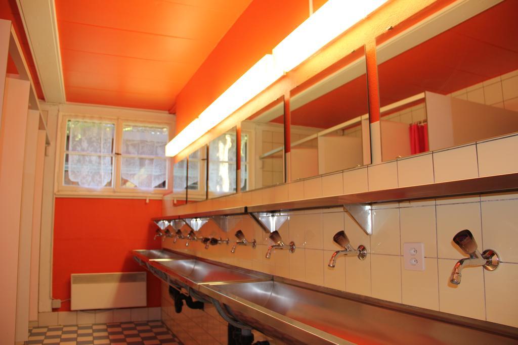 Downtown Lodge Hostel - Unique Simple Central 格林德瓦 外观 照片