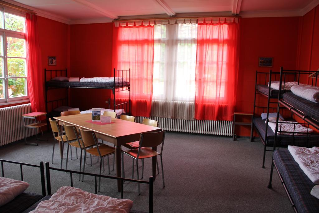Downtown Lodge Hostel - Unique Simple Central 格林德瓦 外观 照片