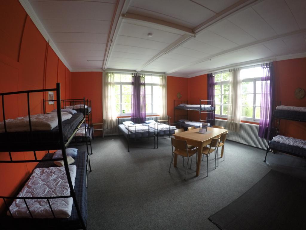 Downtown Lodge Hostel - Unique Simple Central 格林德瓦 外观 照片