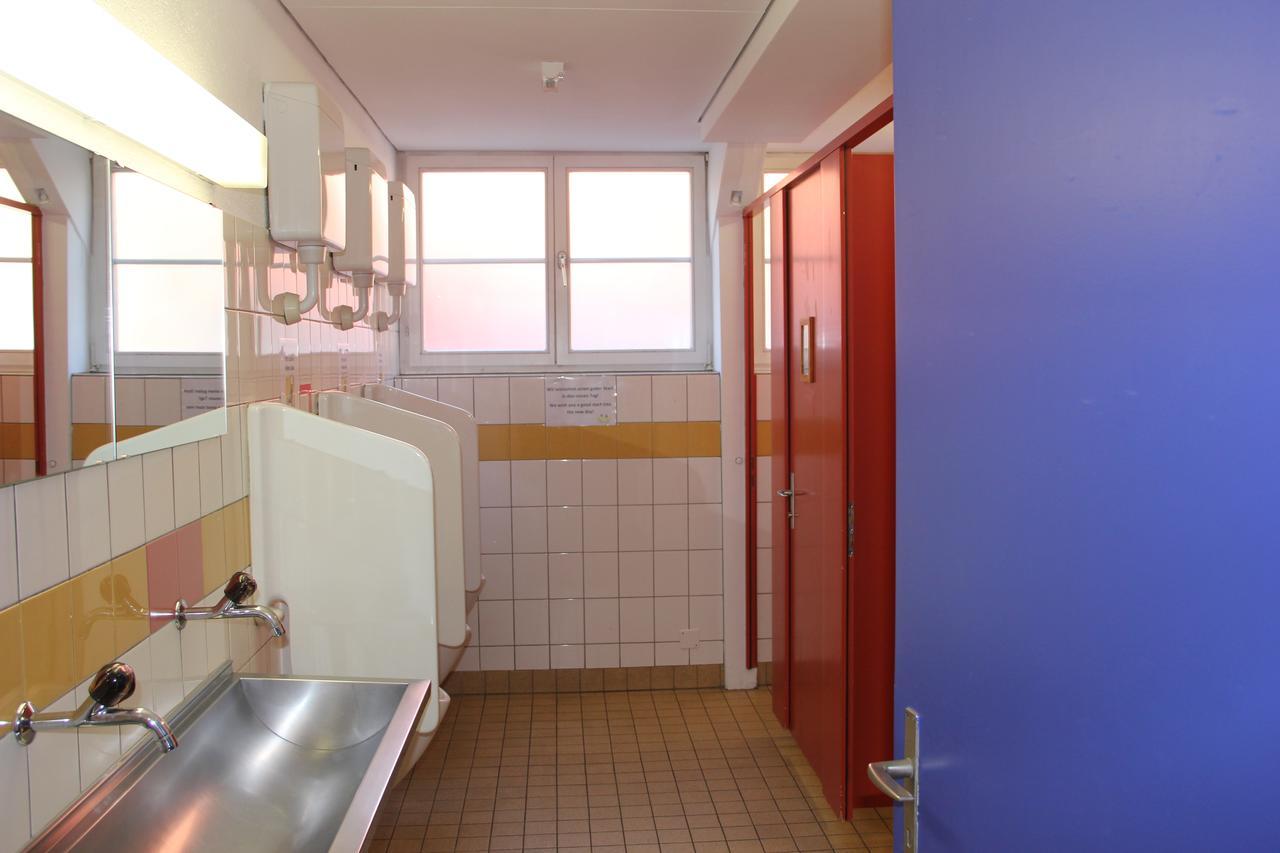 Downtown Lodge Hostel - Unique Simple Central 格林德瓦 外观 照片