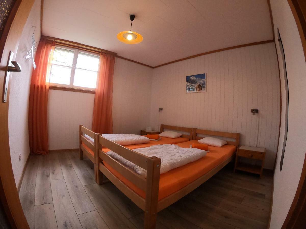 Downtown Lodge Hostel - Unique Simple Central 格林德瓦 外观 照片