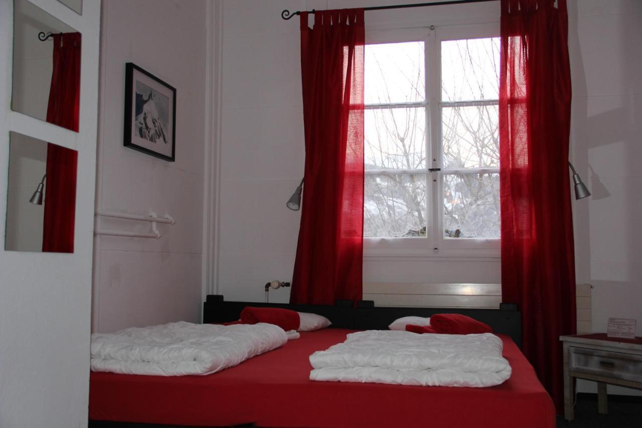 Downtown Lodge Hostel - Unique Simple Central 格林德瓦 外观 照片
